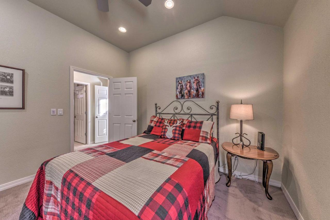 Roomy Ruidoso Retreat With Deck, Grill, And Mtn Views! Kültér fotó